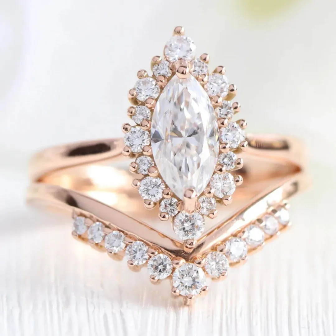 /public/photos/live/Marquise Moissanite Halo Chevron Curved Wedding Ring Set 711 (3).webp